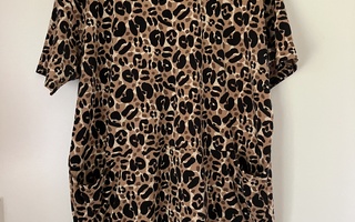 @Nanso XXL "Lulu" collegemekko  leopardikuvioilla @