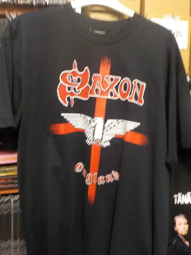 SAXON - ENGLAND MIESTEN T-PAITA KOKO M