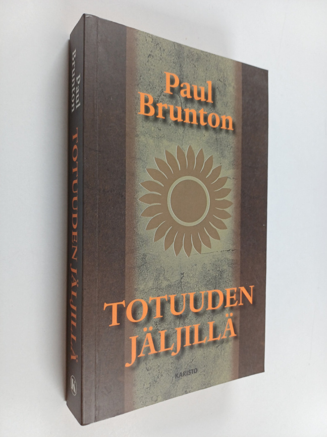 Paul Brunton : Totuuden jäljillä