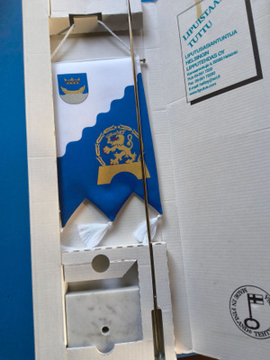 Kuvienmukainen siisti pakkauksessaan oleva pöytäviiri,kts!