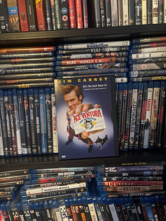Ace Venture lemmikkidekkari (1994) suomijulkaisu