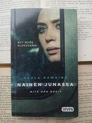 Paula Hawkins - Nainen junassa (pokkari)