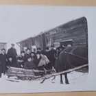 Oulu, aikuiset lähdössä kirkkoon hevosella, vkpk, p. 1912 - pikkukuva 1