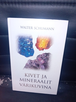 Schumann :  Kivet ja mineraalit ( SIS POSTIKULU)