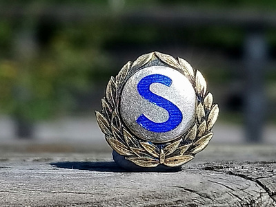 Hopeinen S - merkki. Halkaisija - 13 mm. Valmistaja - Kataja