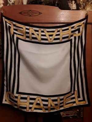 Chanel Iso Silkkihuivi