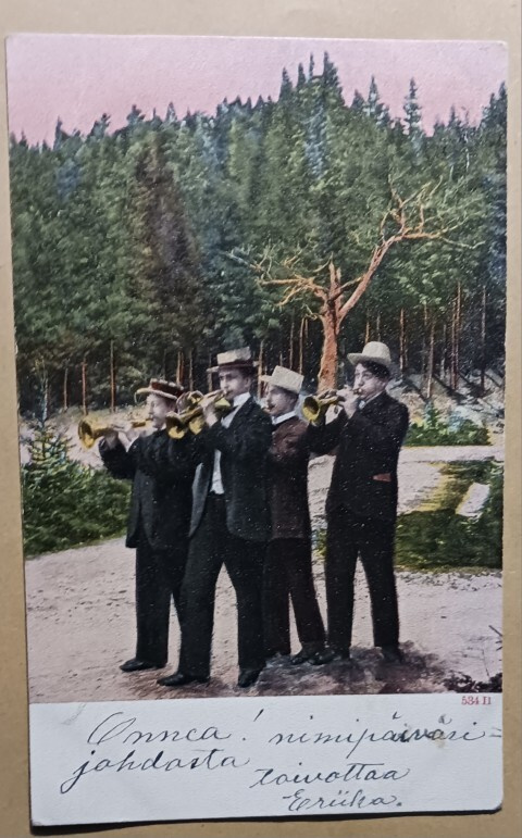 Herrojen puhallinkvartetti onnittelee soittaen, p. 1905