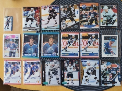 27 Jari Kurri jääkiekkokorttia yms