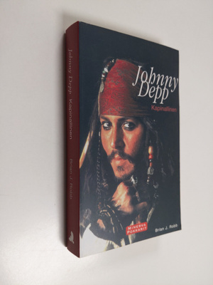 Brian J. Robb : Johnny Depp : kapinallinen