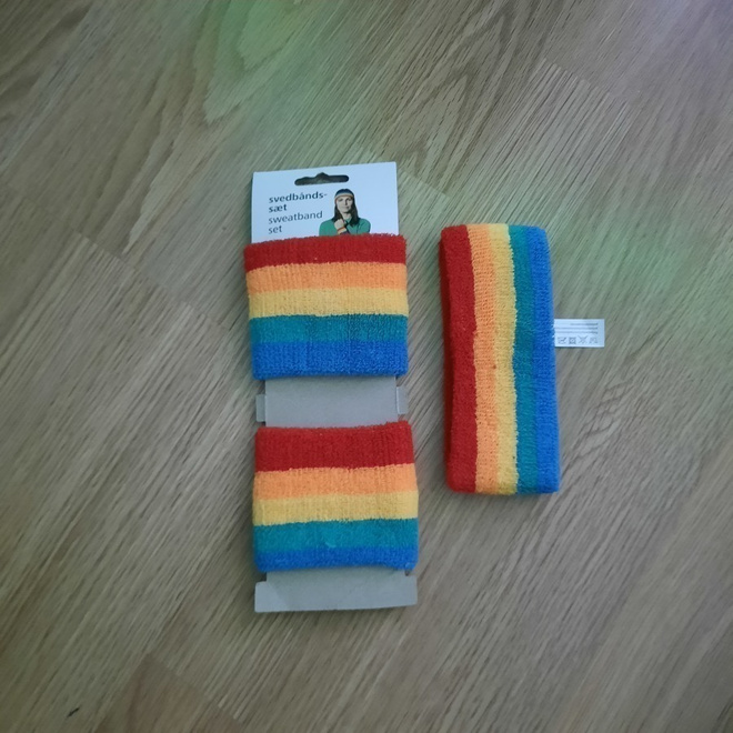 Pirteän väriset ranne- ja otsa hikinauhat