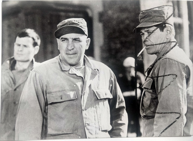Pressikuva: Likainen tusina (Telly Savalas)