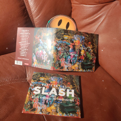 SLASH -world on fire CD.