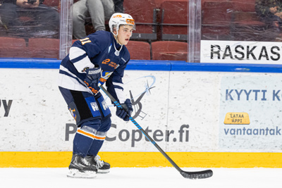 Kiekko-Vantaa Game Worn -pelipaita|#11 Ron Gustafsson