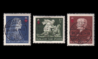 Unkari 696-8 o Punainen Risti loisto (1942)