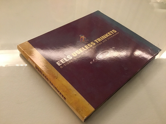 Eels . Useless trinkets 2 x CD + dvd