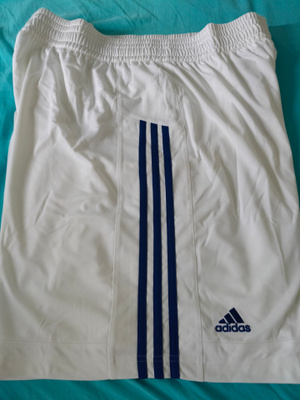Adidas shortsit