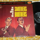 SMOTHERS BROTHERS - Two Sides Of - LP 1962 comedy pop EX- - pikkukuva 1