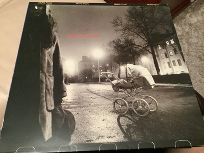 KELPO POJAT / YÖ UINUU, TUULI HYRÄILEE vinyl.