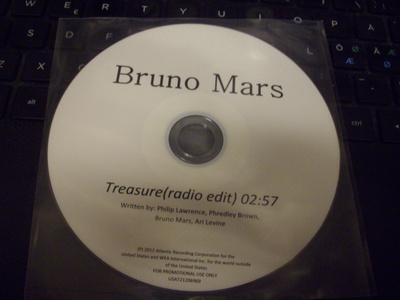 BRUNO MARS: Treasure CDS ( Sis.postikulut )