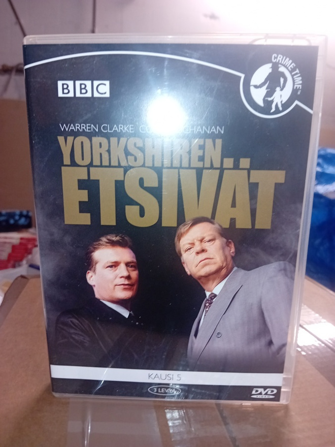3 DVD YORKSHIREN ETSIVÄT KAUSI 5 ( SIS POSTIKULU )