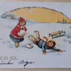 Lapset ulkoilemassa, toinen kaatunut kelkalla, p. 1924 - pikkukuva 1