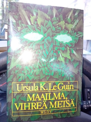 Ursula K. LeGuin : Maailma,  vihreä metsä  ( SIS POSTIKULU )