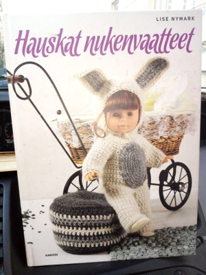 Nymark : HAUSKAT NUKENVAATTEET ( SIS POSTIKULU)
