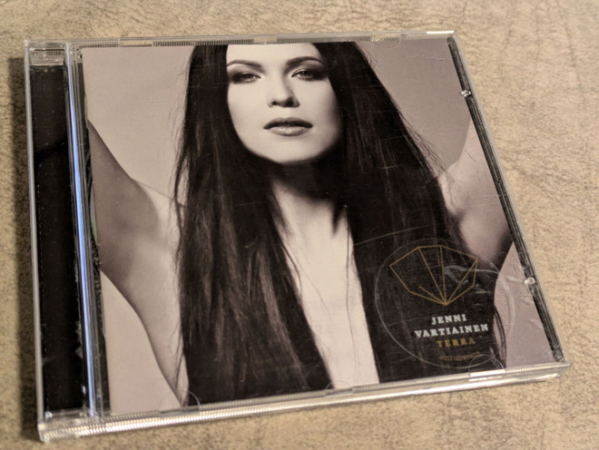 Jenni Vartiainen - Terra (CD+1) HUIPPUKUNTO!!
