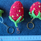 Alina´s Handmade virkattu Mansikka avaimenperä - pikkukuva 4