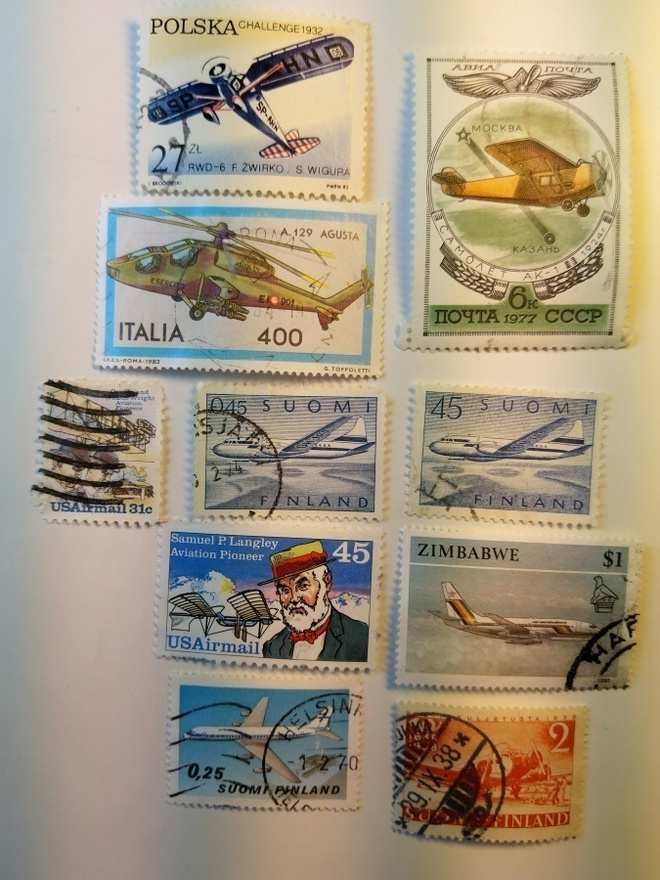 Postimerkki lentokoneita 10 erilaista