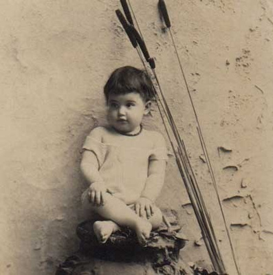 LAPSI / Pieni lapsi ja osmankäävät. 1900-l.