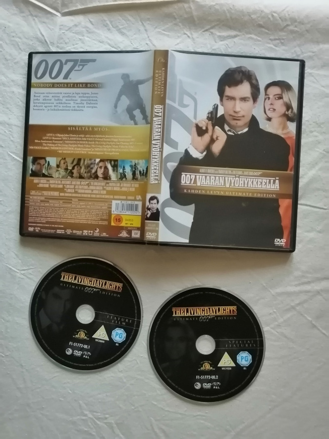 James Bond: 007 vaaran vyöhykkeellä (Living Daylights)