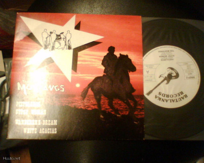 7" EP : The Mustangs : Pistoleros ym. ( 1982 ) Sis.pk:t