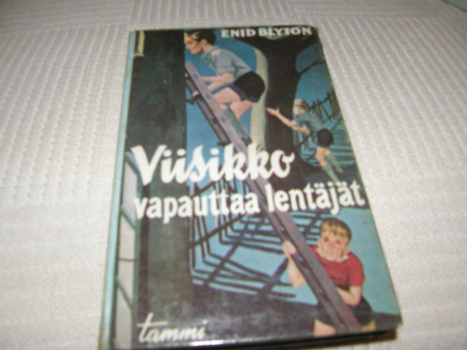 Enid Blyton Viisikko vapauttaa lentäjät