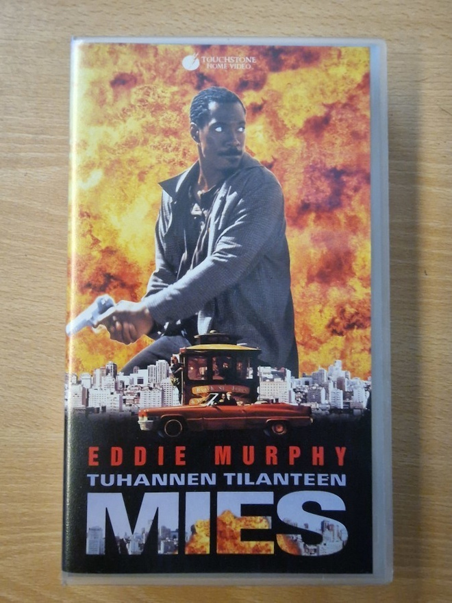 Tuhannen tilanteen mies (1997) VHS