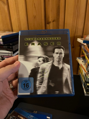 2 kpl Schwarzenegger blu-rayta
