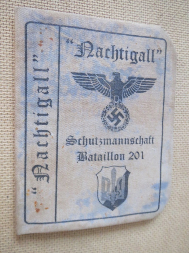 Reich - Ukraina: "Satakieli" -pataljoonan henkilötodistus