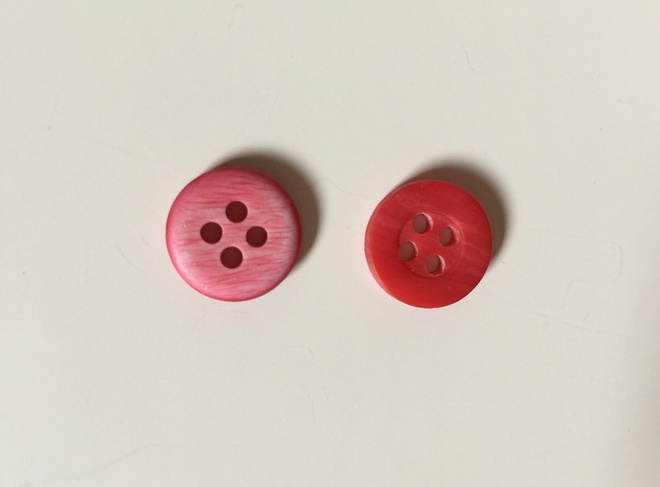 PUNAINEN NAPPI, yleinen pieni nappi, Ø13mm, 15kpl.