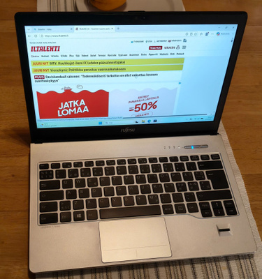 Lifebook S904 8GB/FullHD IPS/256GB SSD/Win11/UUSI AKKU