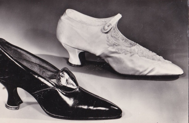 Kengät, Ladies shoes, c 1905, Wanhakortti     b596