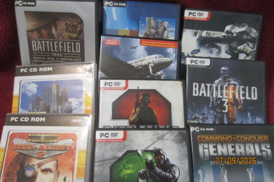 10 KPL PC CD-ROM PELIÄ