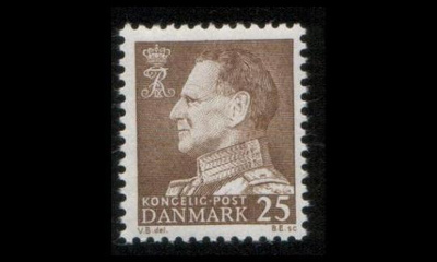 Tanska 411x ** Frederik IX 25 öre ruskea x-paperi (1963)