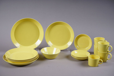 1025. 16kpl Iittala / Arabia 'Teema' astioita, Kaj Franck.