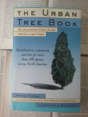 Arthur Plotnik - The Urban Tree Book (softcover)