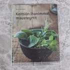 Keittiön ihanimmat mausteyrtit -kirja - pikkukuva 1
