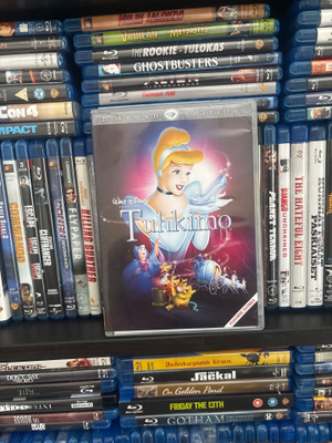 Tuhkimo disney 12.