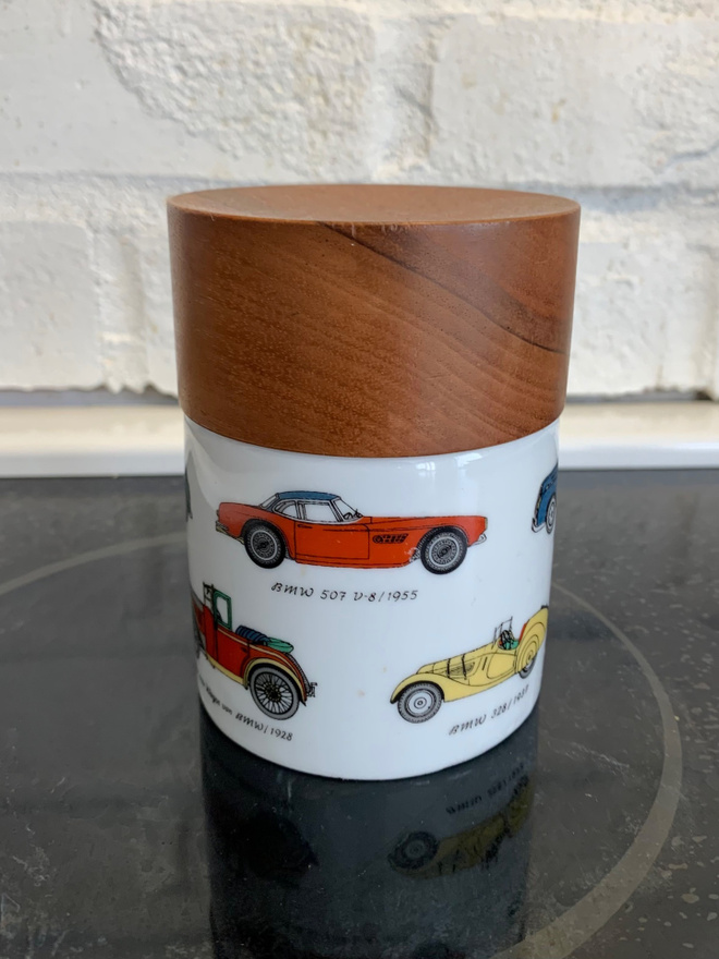 Virheetön BMW vintage säilytysastia