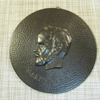 Aleksis Kivi reliefi ,"mitali" / Gustaf Georg Nyholm 1934. - pikkukuva 1