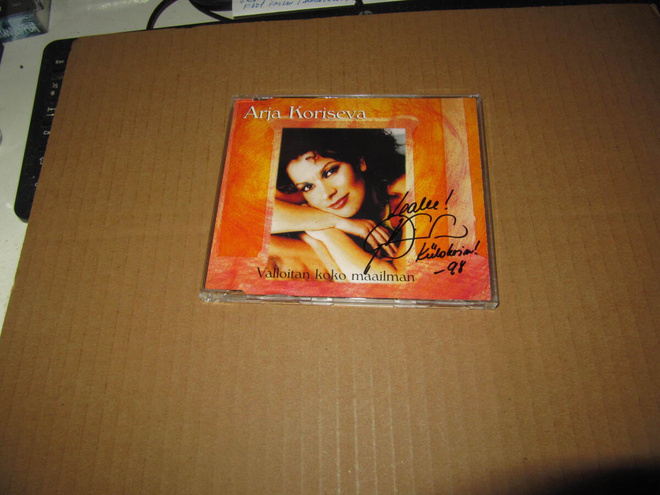 Arja Koriseva CDS Valloitan koko maailman+1 v1998 NIMMARILLA
