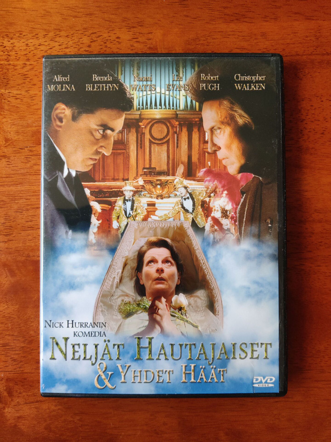 Neljät hautajaiset & yhdet häät